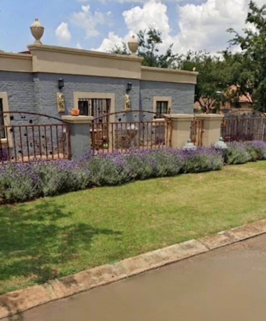 To Let Commercial Property for Rent in Van Der Hoff Park North West